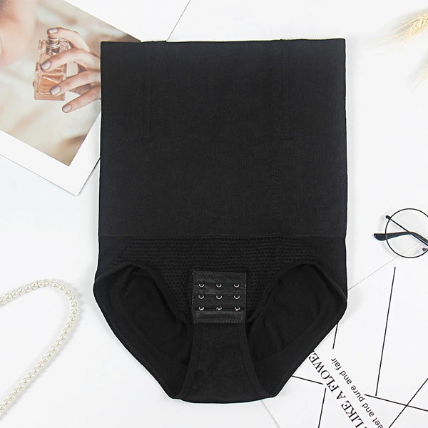 Culotte gainante avec agrafe entrecuisse